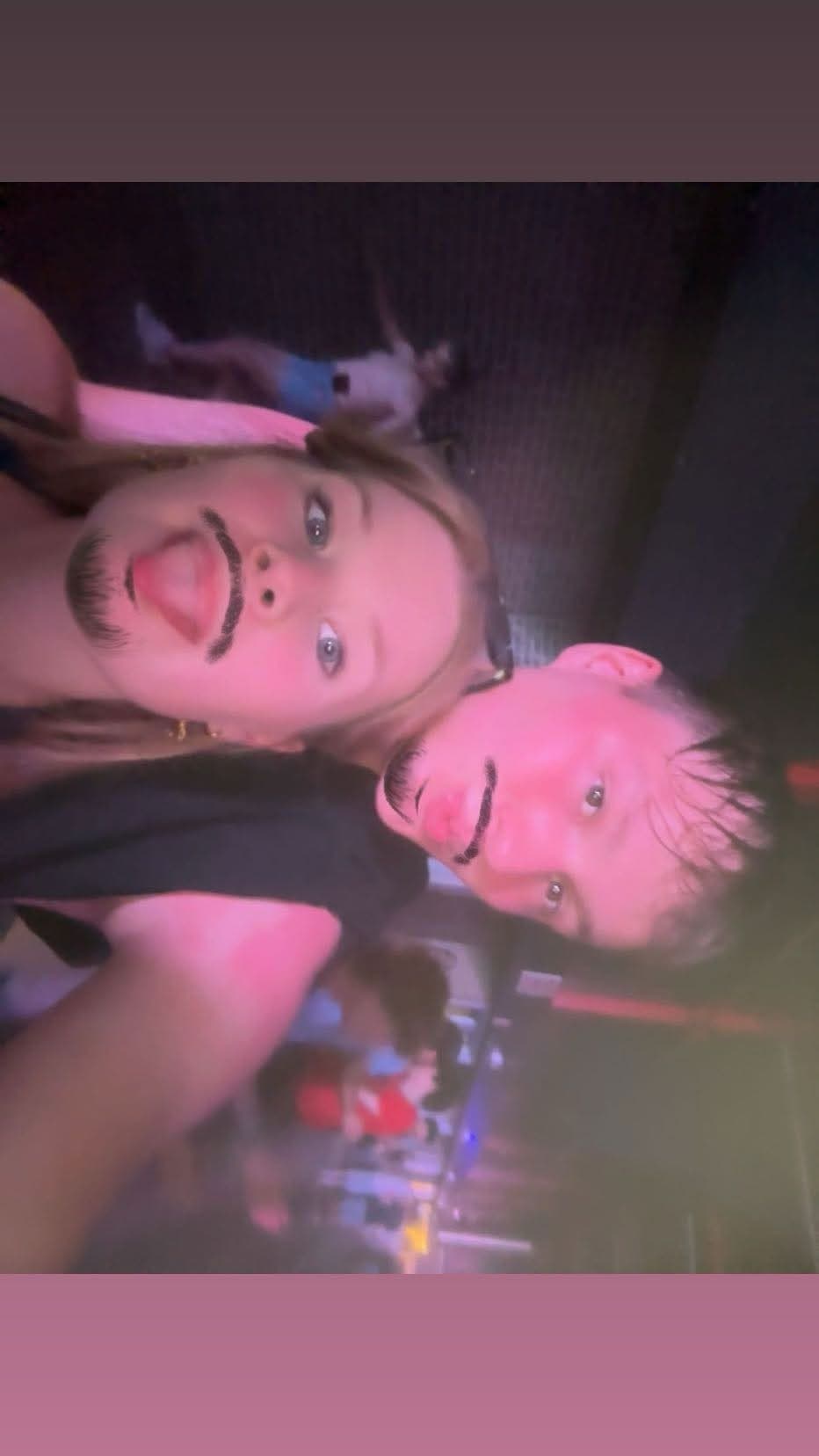 Onze grappige selfie op onze eerste fuif samen